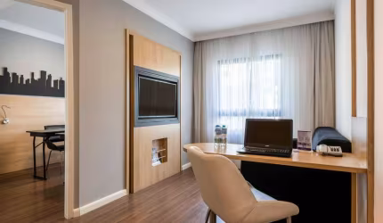 Flat mobiliado em Pinheiros disponível para venda com 28m² e 01 vaga de garagem