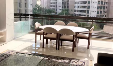 Flat no The Sutton House disponível para locação com 120m², 03 dormitórios e 02 vagas de garagem.
