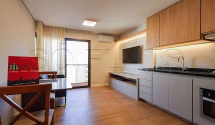 Apto a duas quadras da Av. Paulista, na parte mais arborizada dos Jardins, disponível para locação.