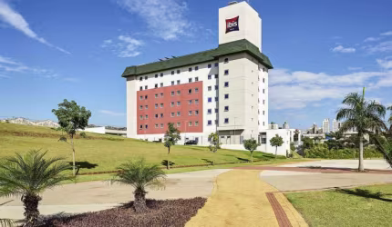 Flat íbis Londrina 100% Pool