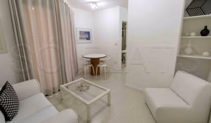 Flat disponível para locação amplo e mobiliado em Moema para locação na Av. Rouxinol.