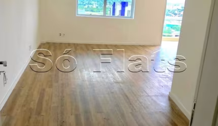 Sala comercial sem mobiliá com 48m² com 1x vaga e fica ao lado do Sesc Pinheiros. Consulte-nos.