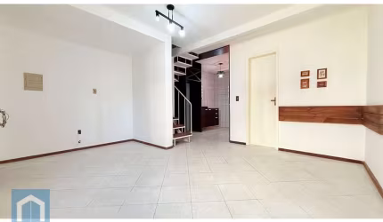 Casa em condomínio fechado com 3 quartos à venda na Avenida Monte Cristo, 100, Vila Nova, Porto Alegre por R$ 228.000