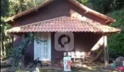 Casa em terreno lindo e arborizado - Parque do Ingá - Teresópolis