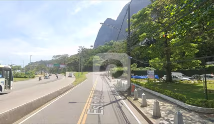 Terreno plano, em São Conrado com 919m²