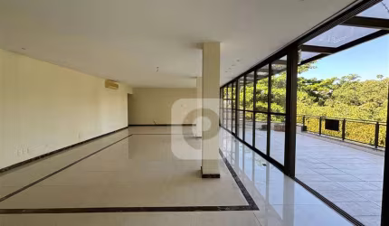 Cobertura Duplex com elevador no Jardim Oceânico,  469 m2, piscina, sauna e churrasqueira.