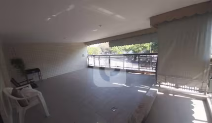 À VENDA NO RECREIO PRÓXIMO A RESERVA PRAIA POSTO 9 2 QUARTOS, VARANDÃO E 2 VAGAS