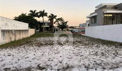 Excelente Terreno de 1.001 m² em Condomínio Fechado com Infraestrutura Completa!