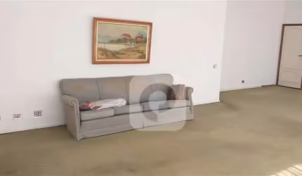 Maravilhoso apto Lagoa com salão e agradável vista!