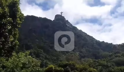 Oportunidade Única! Pertinho do Trenzinho que sobe ao Cristo!