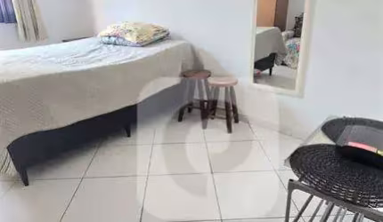 Vendo excelente conjugado em Copacabana/zona sul/RJ. Pronto para morar ou investir.