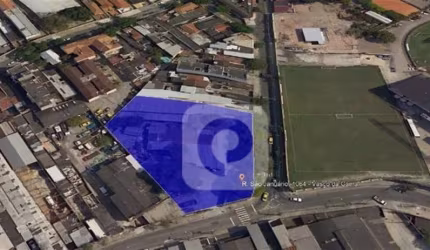 Grande Espaço Comercial com Galpão - Localização Estratégica