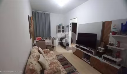 Apartamento com Ótima Localização no Flamengo