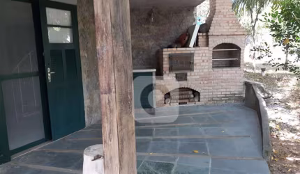 Casa à venda - Condomínio Cabana Clube