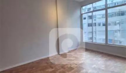 Aparamento a venda em Copacabana com 3 quartos e 1 vaga
