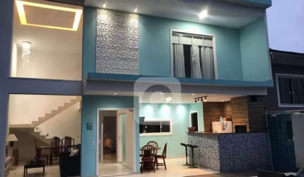 Excelente casa duplex em Condominio na Taquara..