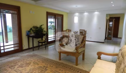Casa 4 Quartos 1 suíte à venda Vargem Grande condomínio fechado com 246m² terreno de 531m²