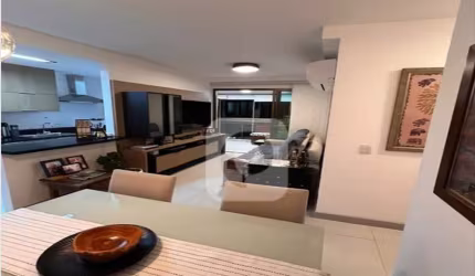 Belíssimo Apartamento, com 02 quartos e vaga coberta na garagem.
