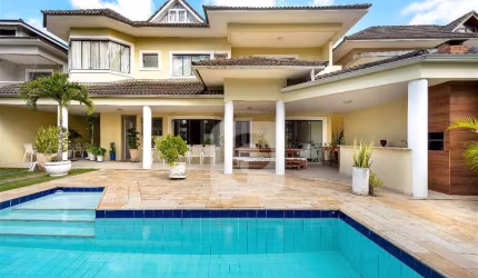 Casa  com 358m2, 4 suítes na Barra da Tijuca.