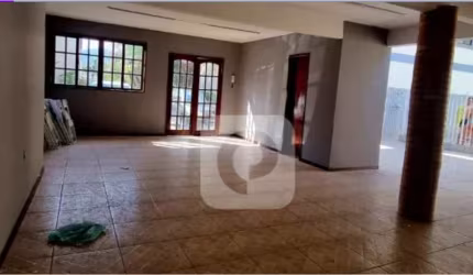 Casa duplex com 194m² 4 quartos 2 suítes 2 wc sala grande com dois ambientes 2 vagas