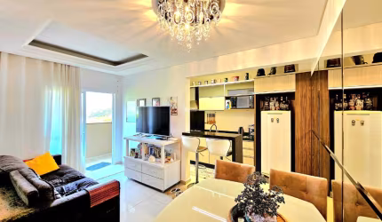 Apartamento com dois quartos no Glória