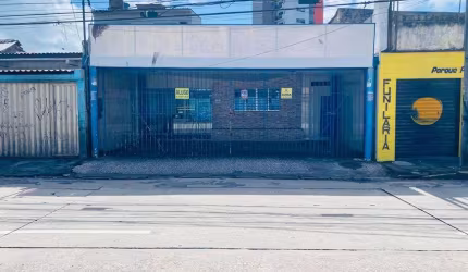 Ponto Comercial na Av. Norte, 9 salas, recepção, 4 WC’s , vaga p/ 3 carros.