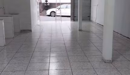 Comercial para Locação em Barueri, Jardim Itaquiti, 1 dormitório, 1 banheiro, 1 vaga