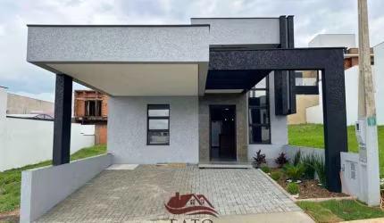 Imóvel com piscina e três dormitórios