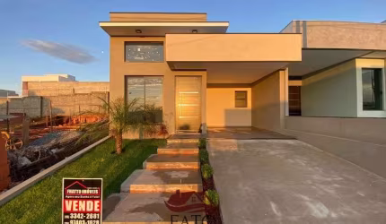 Linda casa nova no condomínio Villagio Ipanema
