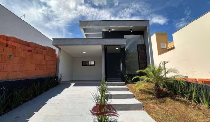 Linda casa térrea no condomínio Villagio Ipanema