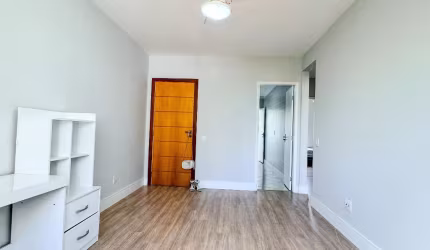 A Venda em Jardim Camburi na Segunda Quadra do Mar – 2 Quartos – Sol da Manhã – Vista Livre