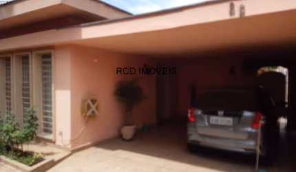 Casa Terrêa  com 3 Quartos  com  Edícula com área total 372 m²  terreno Plano  - No Ferreira