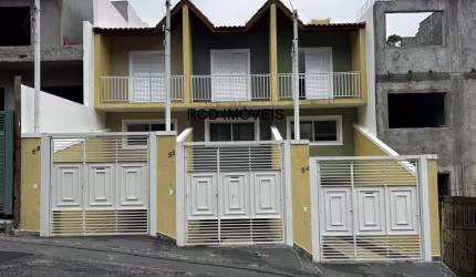 Sobrado novo em uma localização excelente na Vila Morse com 3 dorms e 1 suite