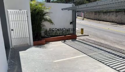 Excelente Galpão Comercial no Butantã, São Paulo-SP: 6 Salas, 5 Banheiros, 2 Vagas Garagem, 300m² de Área Construída.