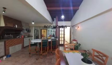 CASA EM CONDOMÍNIO COM 300M² 3SUÍTES ÁREA GOURMET LAZER - JARDIM BONFIGLIOLI