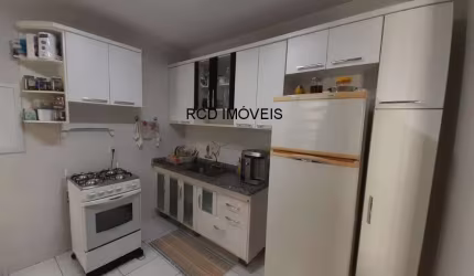 Casa de Luxo em Condomínio na Vila Polopoli, 2 Quartos, 1 Suíte, 3 Banheiros, 2 Vagas, 110m² em São Paulo-SP.