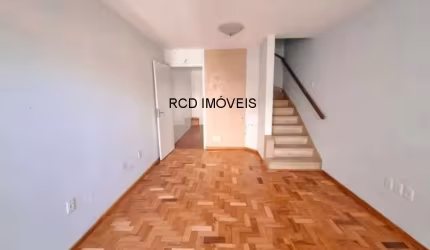 Casa sobrado à venda no Jardim Bonfiglioli: 2 quartos, 2 banheiros, 117 m², 1 vaga garagem. Ótima localização.