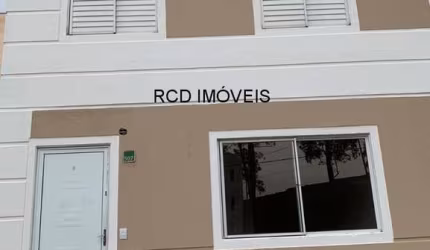 Casa em Condomínio à Venda em Cotia-SP, Jardim Ísis: 3 Quartos, 2 Salas, 3 Banheiros, 1 Vaga de Garagem, 81m² de Área.
