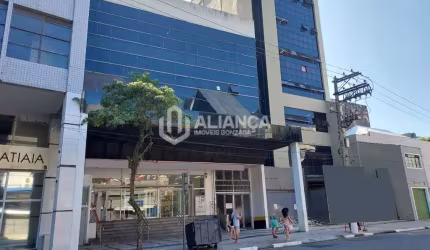 Excelente oportunidade de Negócio - Loja com 570 m², com renda. Excelente localização no Centro de Santos-SP.