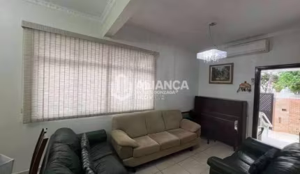 Sobrado com 4 dormitórios à venda, 150 m² por R$ 1.700.000,00 - Gonzaga - Santos/SP
