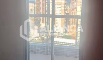 Apartamento 2 Dormitórios com sacada Vila Rica
