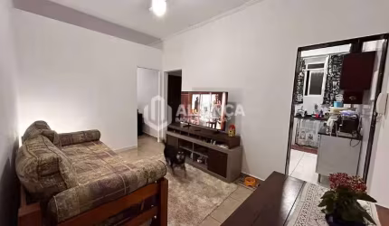 Apartamento de 2 dormitórios no Itararé em São Vicente