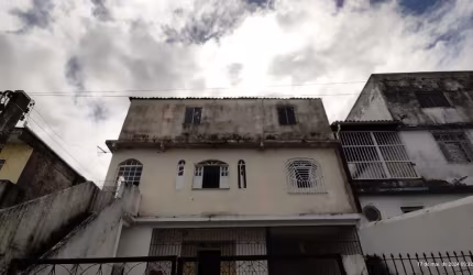 Casa 3/4 com dependência