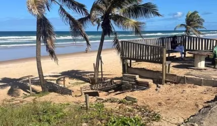 Casa 3/4 suíte e 3 vagas - 50m da praia