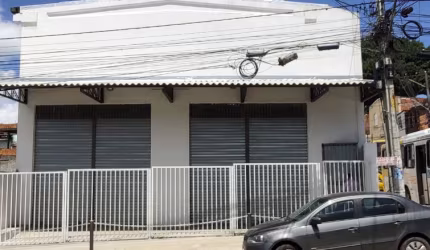 Alugo excelente galpão de 380m² no final de linha da Cocisa
