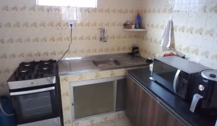 Apartamento 2/4 último andar - somente à vista