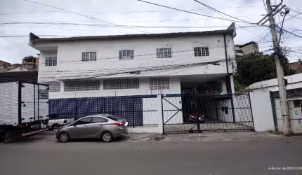 Excelente galpão na Barros Reis com 899m²