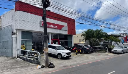 Excelente Lojão ou Galpão na avenida principal