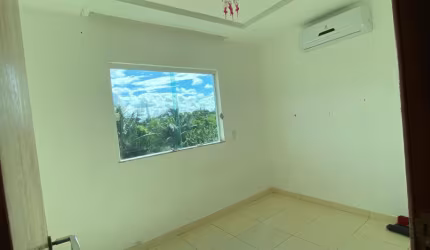 Casa 3/4 sendo 1 suíte e 2 vagas