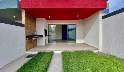 EXCELENTES CASAS NOVAS, A POUCOS METROS DO MAR